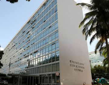 Ministério cancela viagem de casal de funcionários para Lisboa