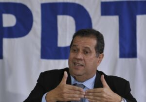 PDT rechaça PT e mira aliança com Rede e PSB
