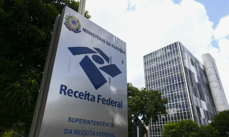 Secretário da Receita busca apoio do CFC pela reforma tributária