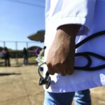 Médico cria plataforma para reduzir disparidades no ensino da medicina