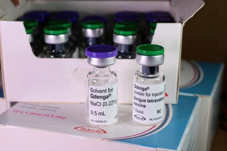 Rio recebe 1° lote de vacinas contra a dengue