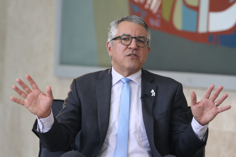 Canal Amado Mundo reúne em debate potenciais ministros da saúde de 2027