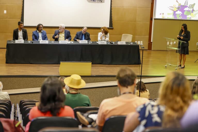 Seminário no DF discute ações para reduzir impactos dos agrotóxicos