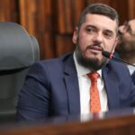 Prisão de Bacellar faz família Bolsonaro repensar palanque no Rio