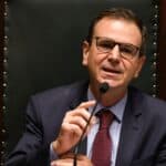 Paes surfou no comodismo e sofre virada histórica no RJ