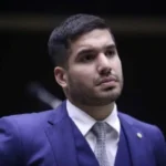 Mesmo pressionado, deputado do PL não recua de aliança com Ciro