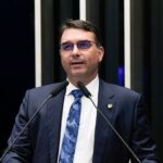 Desempenho de Flávio em pesquisa pré-eleitoral surpreende entorno de Lula