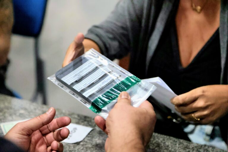 Operação Rastreio recupera mais de 13 mil celulares no Rio de Janeiro