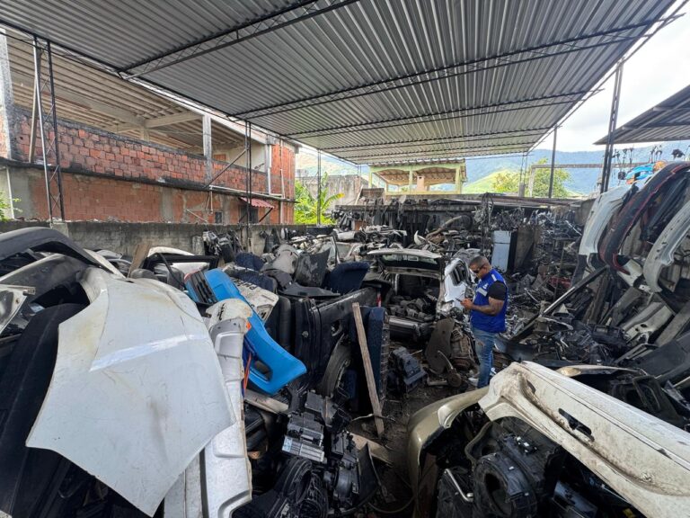 Operação Desmonte interdita dois ferros-velhos irregulares em Nova Iguaçu