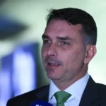Sem pressão de gênero: Flávio pode ter um vice