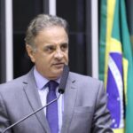 Fora da eleição, Aécio se concentra em retomar protagonismo do PSDB