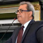 Vereador baiano tenta apoio de Jerônimo, mas fecha com Neto