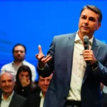 Ex-governador aponta “salto alto” para derrota de Flávio